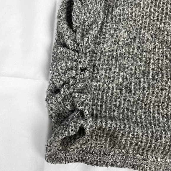 Grey Halter Cropped Tank - Picture 3 of 4